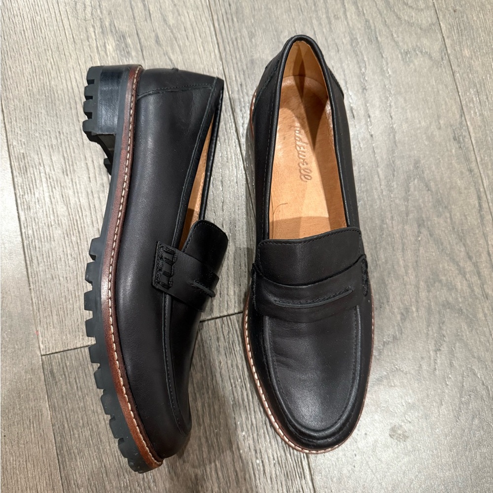 Madewell Black Leather Loafers Size 9 – Minimal Wear, Classic Style